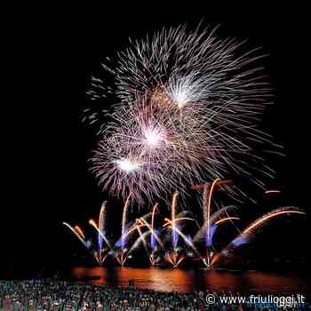 Ferragosto a Grado e Lignano, riecco fuochi d'artificio e Incendio del mare - Friuli Oggi