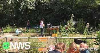 Camping onder Atomium in Brussel heeft vergunning beet: zondag eerste kampeerders welkom - VRT NWS