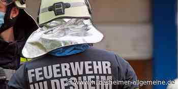 Feldbrand an Autobahnauffahrt Hildesheim: Feuerwehr verhindert Übergreifen auf Gartenlaube - www.hildesheimer-allgemeine.de