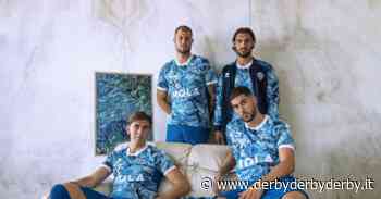La magia della divisa: la maglia del Como è un'autentica opera d'arte… - DerbyDerbyDerby