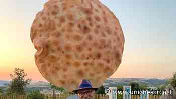 Bonorva, la gigantesca opera di Giuseppe Carta dedicata al pane Zichi - L'Unione Sarda.it