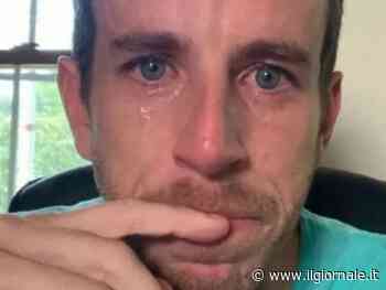 Il Ceo posta il selfie in cui piange ma viene ricoperto da insulti