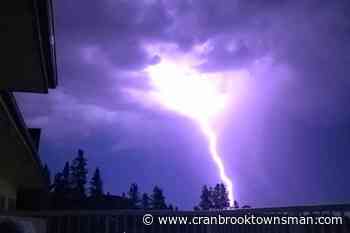 Video: Okanagan sky lights up after thunderstorm - Cranbrook Townsman