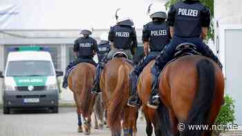 Reiterstaffel soll illegale Griller in der Heide aufspüren - NDR.de