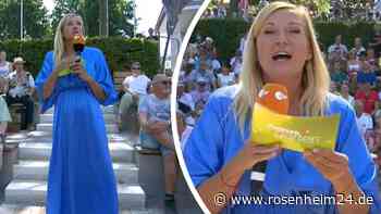 „Kiwi heute in Satinbettwäsche“: ZDF-Fernsehgarten-Fans lästern über Andrea Kiewels Outfit