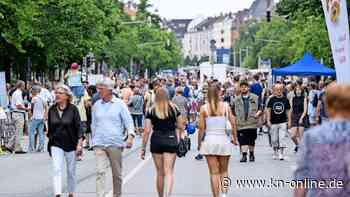 Holtenauer Straße in Kiel: Autofreies Straßenfest sorgt für großen Andrang