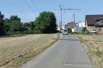 FW Alpen: Strommast auf Straße gestürzt