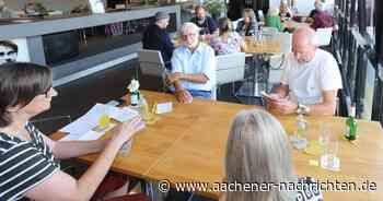 Doppelkopfturnier: „Füchse“ und „Schweinchen“ und ein Brunnen in Guinea