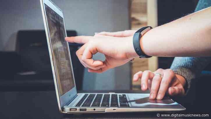 Fitbit Discontinues Music Sync – But Wait, It Gets Worse
