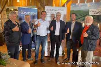 MP Scot Davidson named 'produce champion' for fresh ideas - BarrieToday