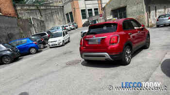 Traditi dal navigatore: decine di automobilisti finiscono sul sentiero delle pozze - LeccoToday