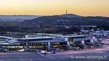 Spari all’aeroporto di Canberra, scalo evacuato. Un fermo - La Stampa