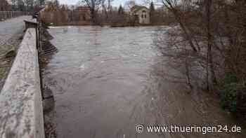 Jena: Mann macht Entdeckung in der Saale und ruft Rettungskräfte - Thüringen24