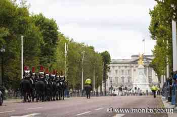 Two hours in Buckingham palace | Monitor - Monitor