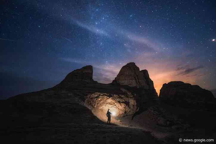 Perseid meteor shower of 2022 thrills stargazers despite bright moon (photos) - Space.com