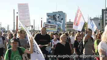 Augsburg: 700 "Corona-Demonstranten" ziehen am Friedensfest durch die Innenstadt | Augsburger Allgemeine - Augsburger Allgemeine