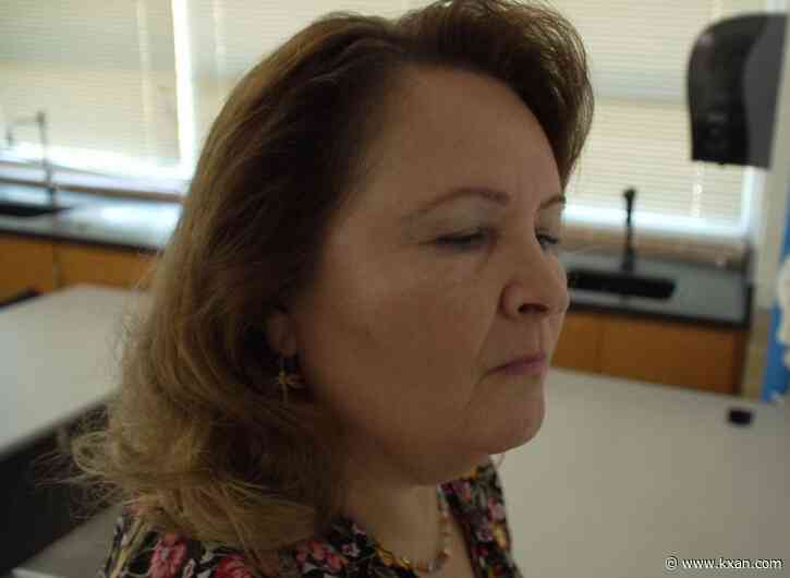 Why this Texas teacher stayed amid an education vacancy crisis