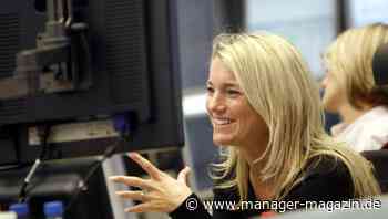 Börse: Wall Street schwächelt, Dax pendelt um Marke von 13.800 Punkten, Ölpreise fallen, Bitcoin bei 24.000 Dollar