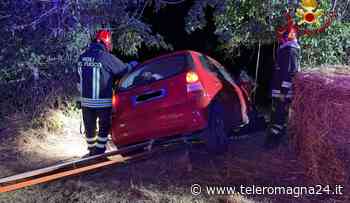 FORLI': Esce di strada e resta imprigionata nell'auto, salvata da Vigili del Fuoco - Teleromagna24