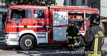 Paradigna, furgone avvolto dalle fiamme - Gazzetta di Parma