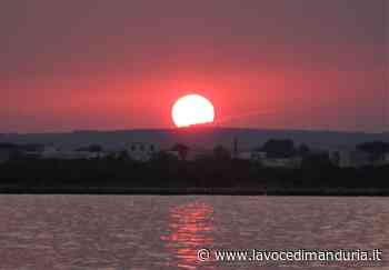 Punta Prosciutto, tramonto, agosto 2022 - Scatto di Teresa Prete - La Voce di Manduria