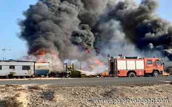 Uitslaande brand legt tientallen kampeerauto's en caravans in de as op Fuerteventura - SpanjeVandaag