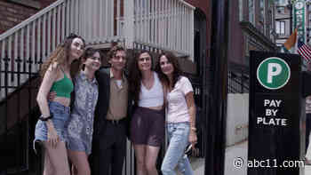 Jeremy Allen White of FX's 'The Bear' visits Mr. Beef on Orleans