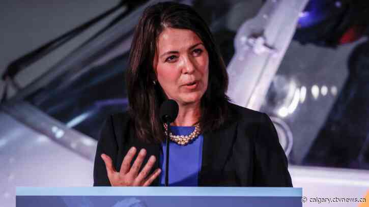 Danielle Smith fires back at Kenney following criticism of proposed sovereignty act