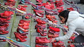 Femminicidi, il Viminale registra +15,7 per cento: 125 donne uccise in un anno, più di una ogni tre giorni - La Stampa