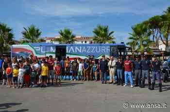 Sicurezza stradale,in cento al pullman azzurro nel Casertano - Agenzia ANSA