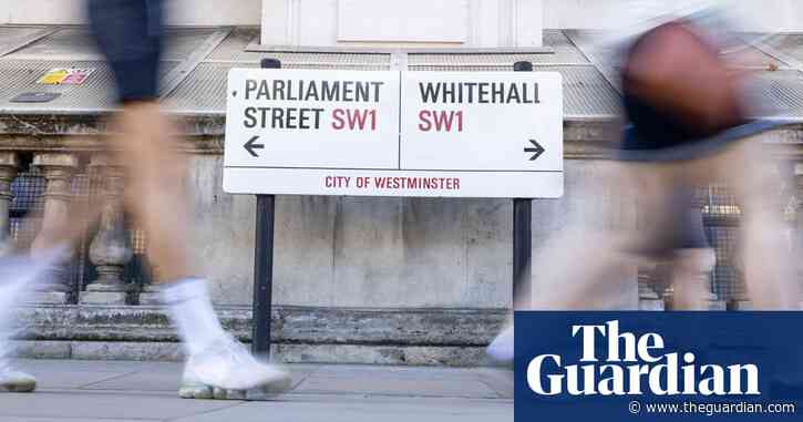 Ministers planning to cut civil servant redundancy pay at same time as 91,000 jobs