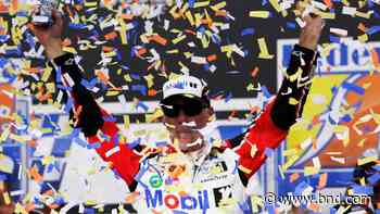 Column: Harvick seizes momentum ahead of NASCAR playoffs - Belleville News-Democrat