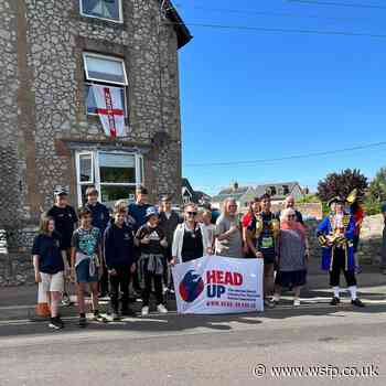 Watchet welcomes man in marathon-a-day run around UK coastline | wsfp.co.uk - West Somerset Free Press