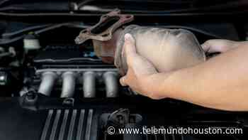 Salen libres bajo fianza acusados de robar convertidores catalíticos en Houston - Telemundo Houston