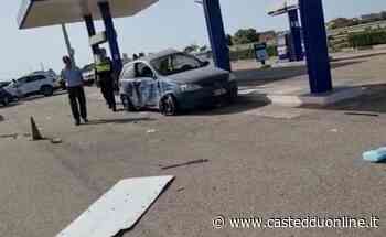 Selargius, donna sbanda con l'auto e si schianta sulle colonnine del distributore (VIDEO) - Casteddu On line - Casteddu Online