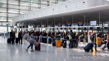 Organizzano una fuga a Roma per sposarsi: lei fugge dall'aeroporto con soldi e bagagli