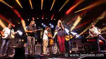 Greensky Bluegrass & Oliver Wood Cover 'Midnight Rider' In New Jersey - JamBase