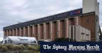 ‘Temporary’ billboard now a ‘permanent blight’ on Sydney, council says - Sydney Morning Herald