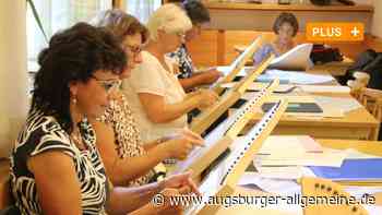 Die "Aichacher Zupfschwestern" musizieren auf seltenen Instrumenten - Augsburger Allgemeine