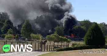 Loods in Aarschot volledig vernield na zware brand, asbest vrijgekomen - VRT NWS