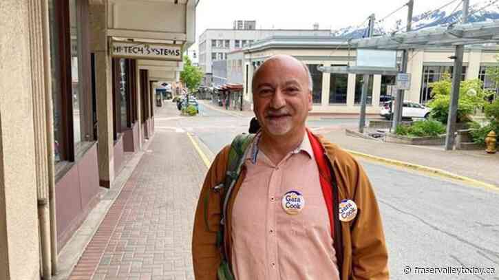 Palin, Murkowski highlight Alaska’s 2 elections on Tuesday