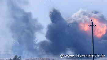 „Chaos in Russlands Militär“: Selenskyj-Berater nennt Ziel und prophezeit weitere Angriffe auf Putins Logistik