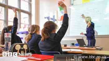 Schools in England told not to cut days over energy price rises