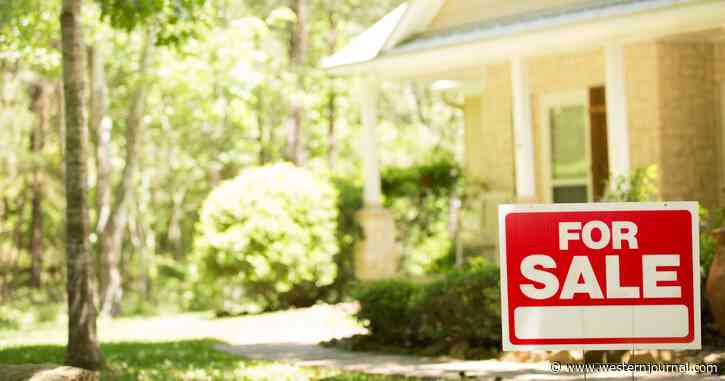Experts Sound Recession Alarm Bells as Housing Numbers Tumble Further Than Expected
