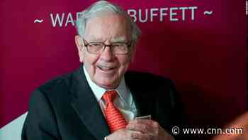 The weird economy isn't stopping Warren Buffett