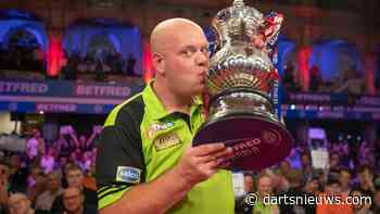 VIDEO: Van Gerwen en Price halen herinneringen op aan World Matchplay - Dartsnieuws.com