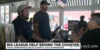 Adam Wainwright takes orders at a local restaurant for a good cause - KY3