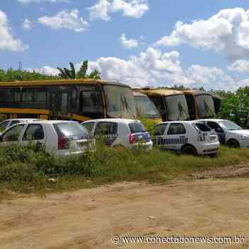Ônibus escolares da prefeitura de Feira de Santana estão abandonados - Conectado News