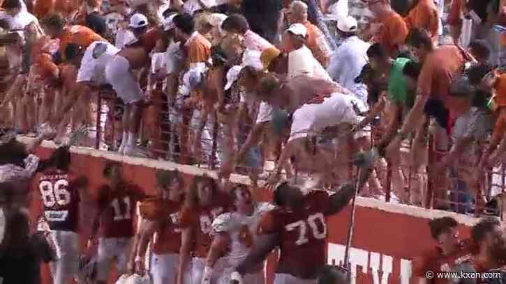 Texas Longhorns football: Open practice gives fans a chance to peek behind the curtain