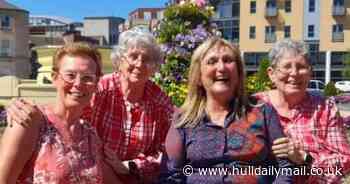 Hull pensioners meet American pen pals for the first time after 90 year history - Hull Live